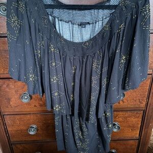 🌈 UEC Tanoa Black and Gold Women's size Small Top.